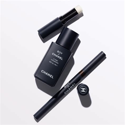 boy chanel maquillaje|Boy de Chanel Review: I Tried Chanel’s Makeup for Men.